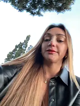 Nina_velvet01 naked in live sex video chat