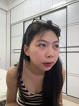 RaTnT naked in live sex video chat