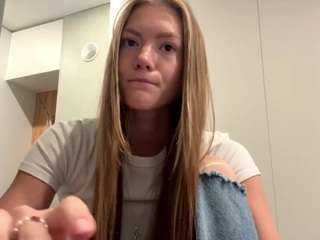 ShielaJestes on webcam for live free nude chat now