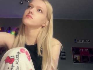 SuzanSmrekar on webcam for live free nude chat now