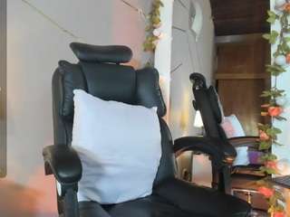 VictoriaGautherr on webcam for live free nude chat now