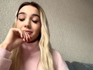 VictorinaVasquez on webcam for live free nude chat now