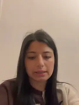 zoezoe00 naked in live sex video chat