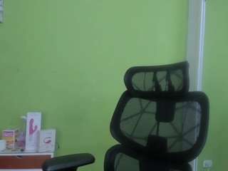 Dalila222 on webcam for live free nude chat now