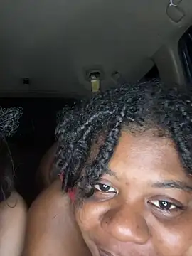 Ebony_Queeen naked in live sex video chat