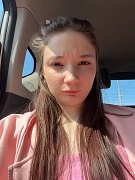 hiding-mila naked in live sex video chat
