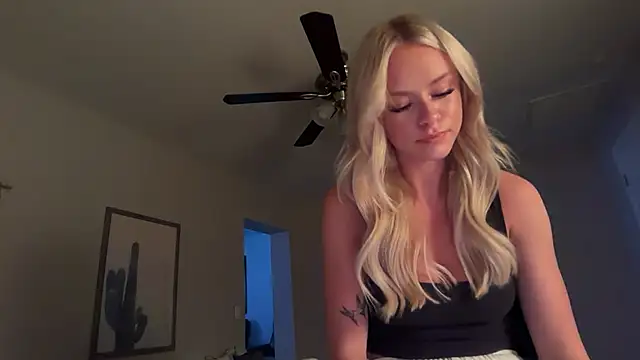 kenziesmithh naked in live sex video chat
