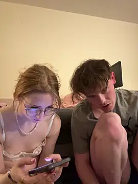 LauraundSteve_ naked in live sex video chat