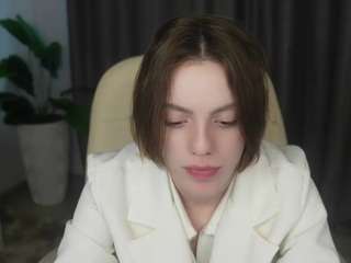 LouettaYingst on webcam for live free nude chat now