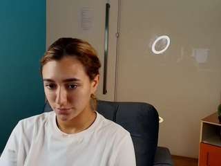 Luna-elvvet on webcam for live free nude chat now