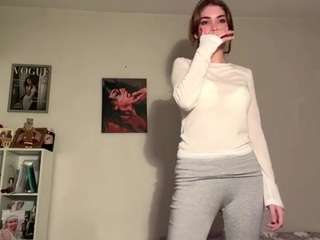 LyndseyMyint on webcam for live free nude chat now