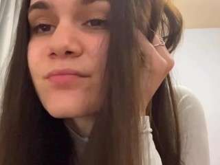 MadieRiihimaki on webcam for live free nude chat now
