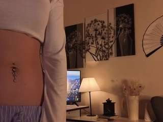 Miriam-Boshe on webcam for live free nude chat now