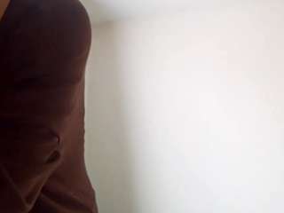 NadineAysien on webcam for live free nude chat now