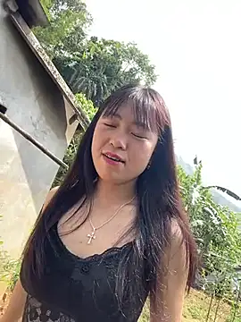 Nuocmat-roi naked in live sex video chat