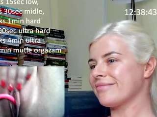 queenofthenighttt on webcam for live free nude chat now