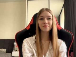 RoxannePacius on webcam for live free nude chat now