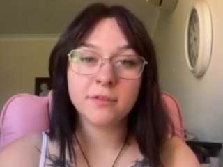 RxsieGirl on webcam for live free nude chat now