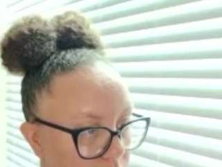 Spoilpaislee on OF on webcam for live free nude chat now
