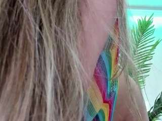 VivianneNicole on webcam for live free nude chat now