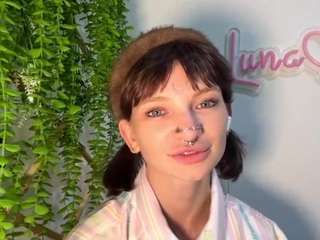 AnabelDestiche on webcam for live free nude chat now
