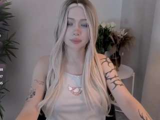 DragonFlya on webcam for live free nude chat now