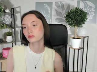 Eva-Leeee on webcam for live free nude chat now