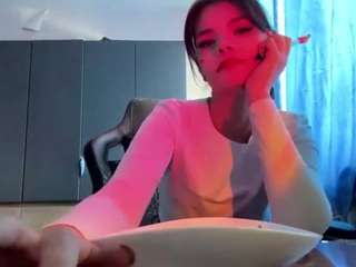 GildaMakinen on webcam for live free nude chat now