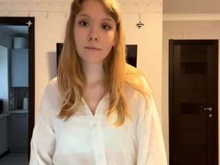 Juliann on webcam for live free nude chat now