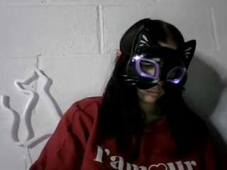 lolalinnet on webcam for live free nude chat now