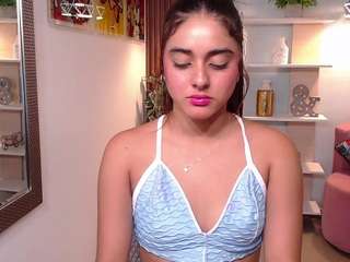 Lucy-Greey on webcam for live free nude chat now