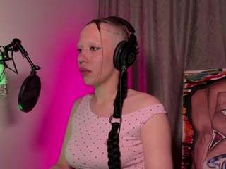 MallieCoulas on webcam for live free nude chat now