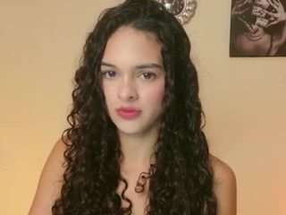 MaraVelvett on webcam for live free nude chat now