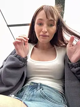 -missbehaving- naked in live sex video chat