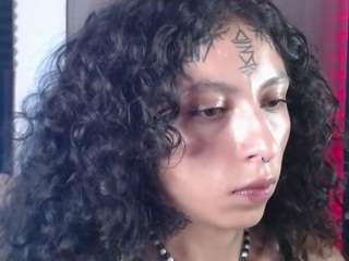 Mistress Annie on webcam for live free nude chat now