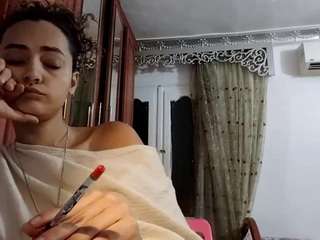 MoiraHaybarger on webcam for live free nude chat now