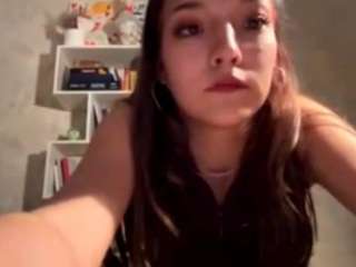 ShalandaPavelec on webcam for live free nude chat now
