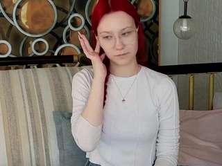 TiaSadowski on webcam for live free nude chat now