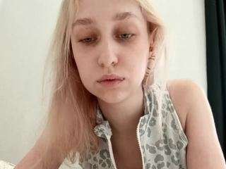 VannaMenaker on webcam for live free nude chat now