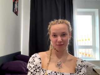 VelmaHeidenescher on webcam for live free nude chat now