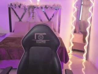 zury-tay on webcam for live free nude chat now