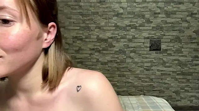 AirVeils naked in live sex video chat