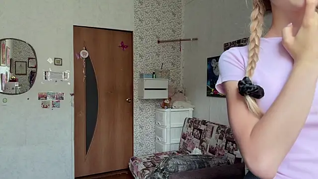 AliceGilbert_ naked in live sex video chat
