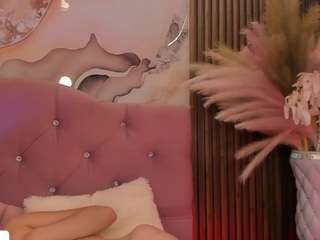 amara-tay on webcam for live free nude chat now