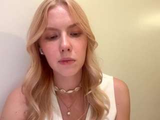 AmieeTanimoto on webcam for live free nude chat now