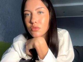 ClaraDelaware on webcam for live free nude chat now
