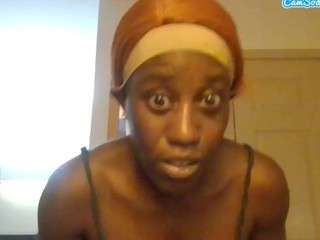 DCrushKween on webcam for live free nude chat now