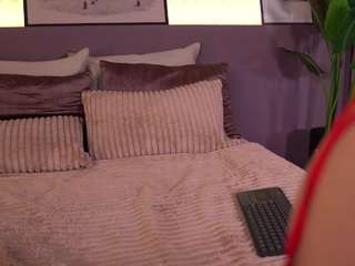 Elle Diane , 👑 on webcam for live free nude chat now
