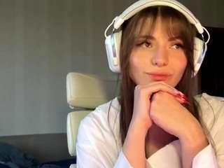 EloiseAhart on webcam for live free nude chat now