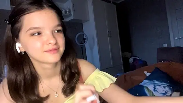 HabitedGatherer naked in live sex video chat